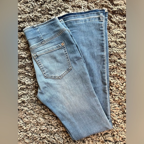 INC PULL ON FLARE JEANS - Picture 4 of 8